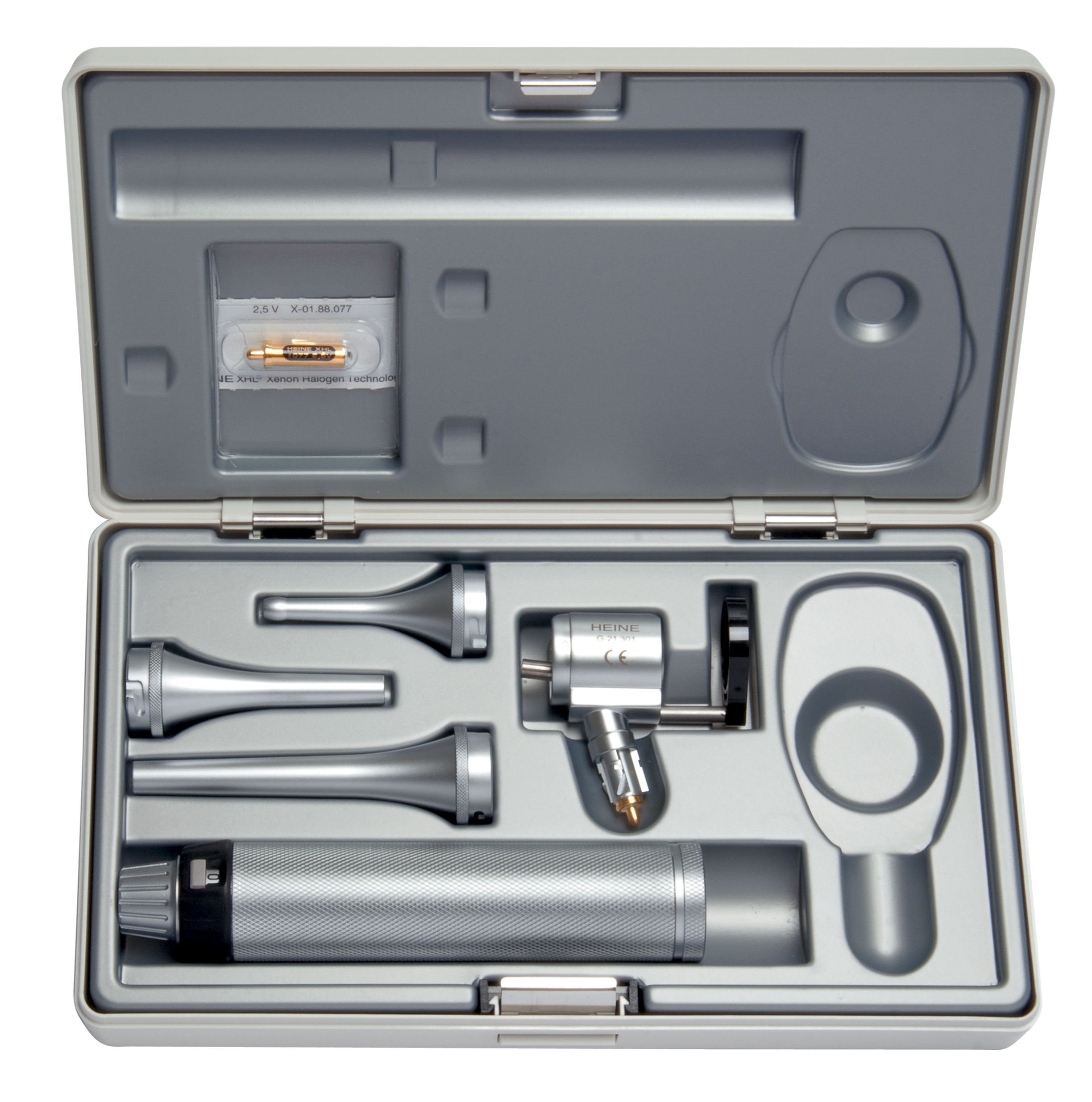 Heine open otoscope w/3 metal tips in a box, for batteries.