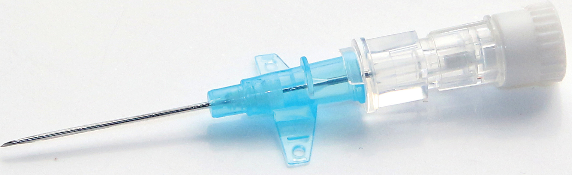 CVET IV-kateter utan injektionsport, med vingar, rak, G22, 25 mm, blå, 50 st.